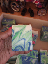 Load image into Gallery viewer, Aloe vera and basil shampoo bars 2024.