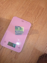 Load image into Gallery viewer, Aloe vera and basil shampoo bars 2024.