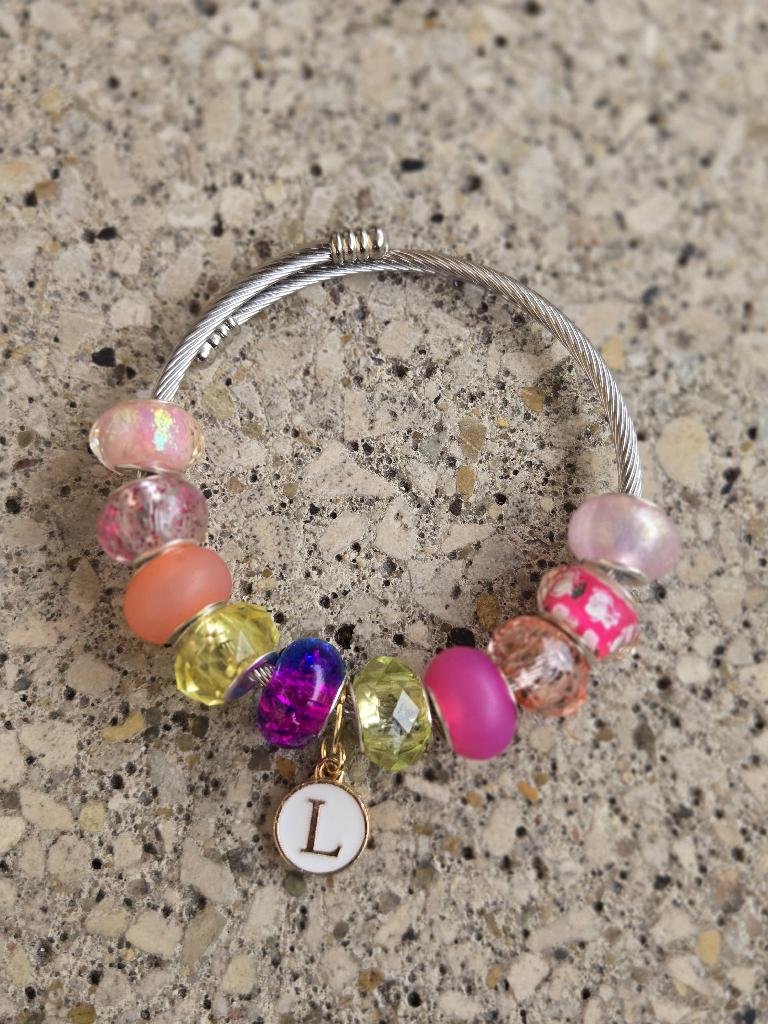 Lakaya's custom pinky