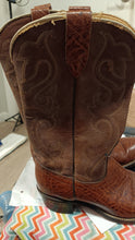 Load image into Gallery viewer, Vintage Laredo cowboy boots.
