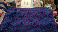 Load image into Gallery viewer, Hand Knit Clutch Purse.
